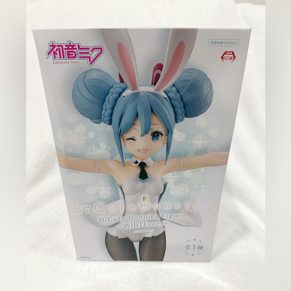 Hatsune Miku - BiCute Bunnies Figure - White Ver with Wink